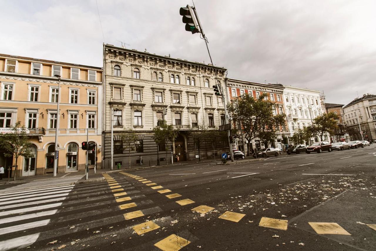 The Double Vintage & Handcrafted Budapešť